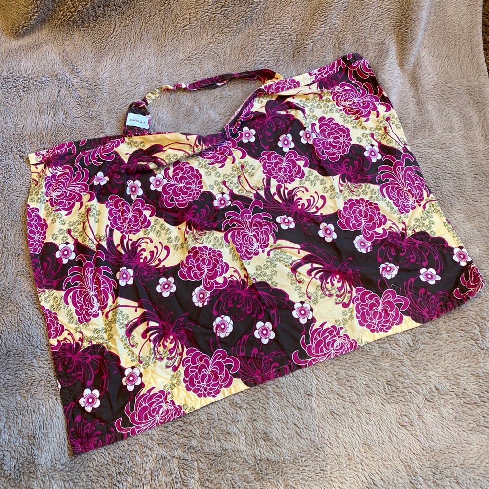 Bebe au Lait Pink Floral Nursing Cover
